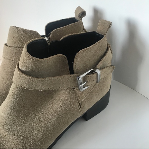 Marc Fisher 9.5 Natural Suede Beige Ireene Pointed Toe Strap Detail Ankle Boots. - Picture 4 of 14